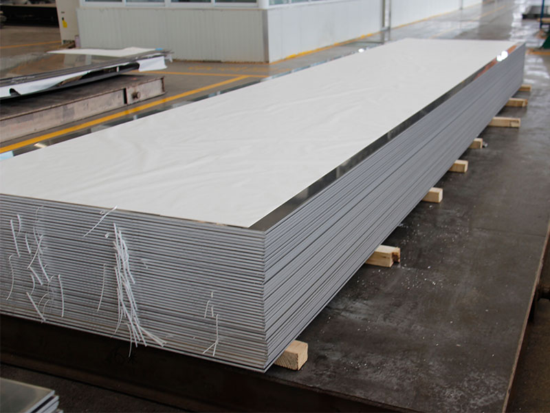 建筑用環(huán)保型材料3004鋁板一噸價(jià)格多少？